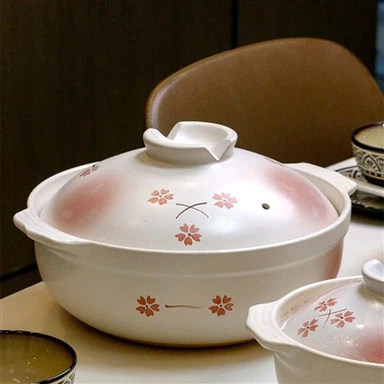 Oġġetti tal-kċina taċ-ċeramika